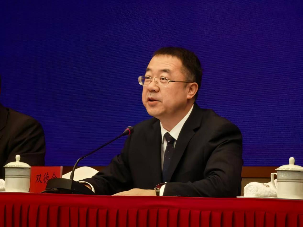 广东省商务厅副厅长双德会。