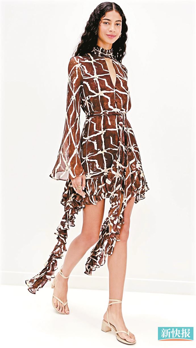 如飘带般垂下的裙摆呈现不规则状以增加裙子的灵动美，给人自由随性的造型感。