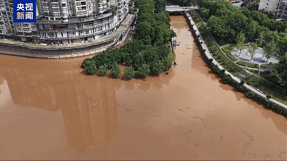 重庆12个区县暴雨 9条14站中小河流超警