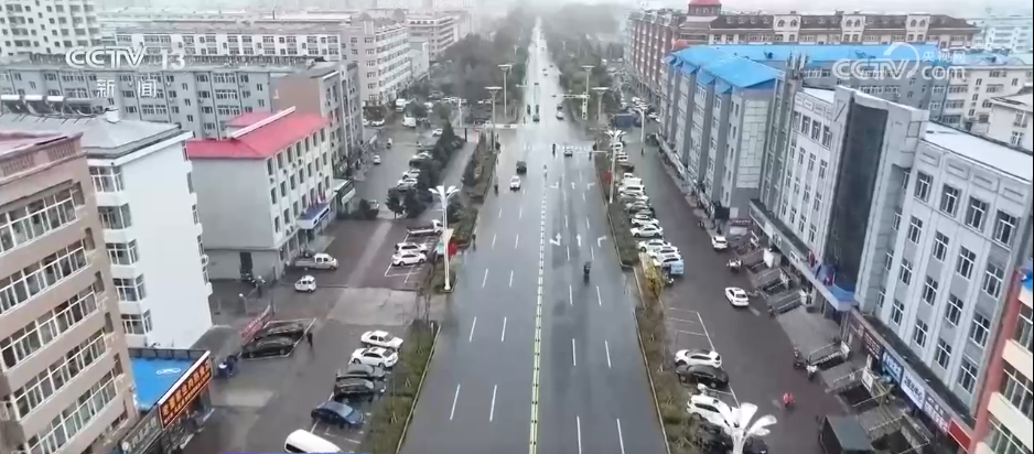 北方多地迎来大风降温天气 江南华南气温持续偏高